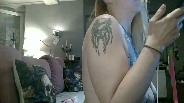 Astrid-Gilbert online show from December 14, 5:07 pm