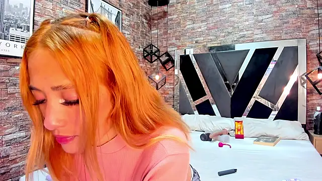 zoe taylorr1 online show from January 29, 3:44 am