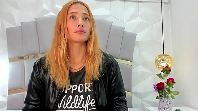 zoe taylorr1 online show from March 8, 10:43 am