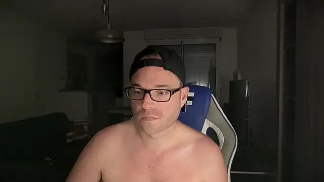 Funnyjul31 online show from January 25, 9:35 pm