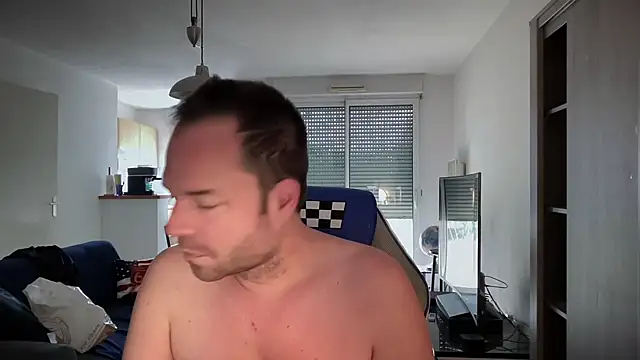 Funnyjul31 online show from February 7, 11:01 am