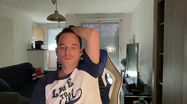 Funnyjul31 online show from February 10, 2:26 pm