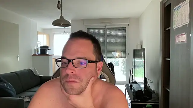 Funnyjul31 online show from March 13, 4:56 pm