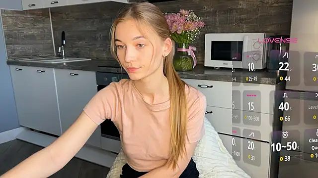 Snapshot of maria_plaudice chatting on March 13, 2:44 pm maria plaudice online show from March 13, 2:44 pm