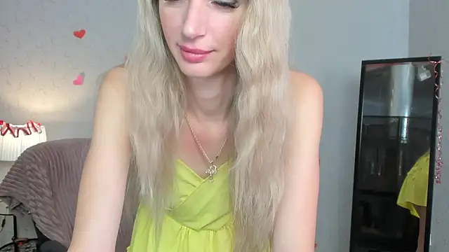 Snapshot of skinnyladyy chatting on February 12, 5:05 am skinnyladyy online show from February 12, 5:05 am