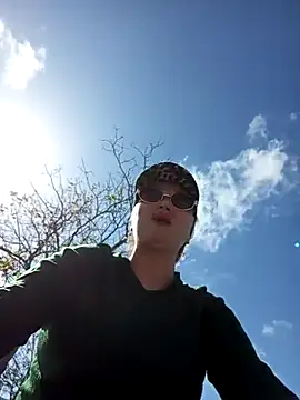 Snapshot of Luzia-Sal chatting on February 16, 11:49 am Luzia-Sal online show from February 16, 11:49 am