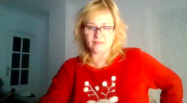 Snapshot of Luzia-Sal chatting on March 2, 9:21 am Luzia-Sal online show from March 2, 9:21 am