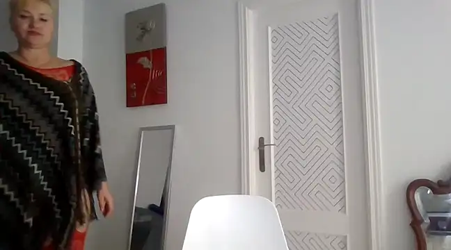 Snapshot of Luzia-Sal chatting on March 9, 1:15 pm Luzia-Sal online show from March 9, 1:15 pm