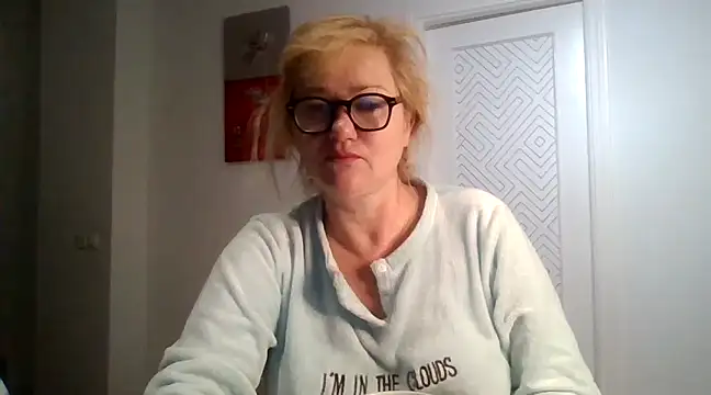 Snapshot of Luzia-Sal chatting on March 13, 6:48 am Luzia-Sal online show from March 13, 6:48 am