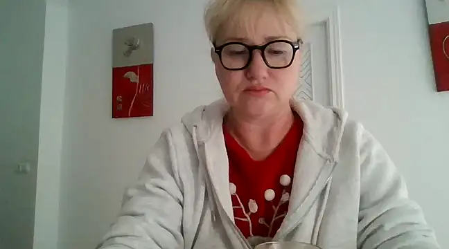 Snapshot of Luzia-Sal chatting on March 22, 10:06 am Luzia-Sal online show from March 22, 10:06 am