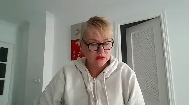 Snapshot of Luzia-Sal chatting on March 22, 2:25 pm Luzia-Sal online show from March 22, 2:25 pm