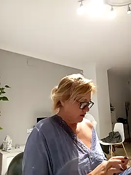 Snapshot of Luzia-Sal chatting on September 9, 6:02 am Luzia-Sal online show from September 9, 6:02 am