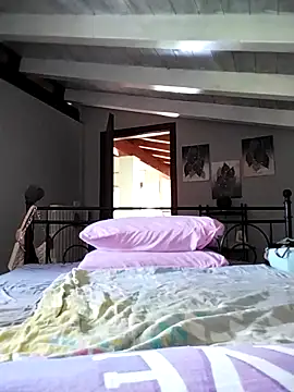 divinaerotica online show from April 7, 12:05 pm