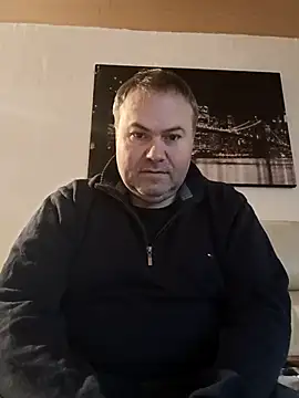 Snapshot of Pourleplasirs chatting on February 11, 10:39 pm Pourleplasirs online show from February 11, 10:39 pm