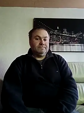 Snapshot of Pourleplasirs chatting on March 1, 5:27 pm Pourleplasirs online show from March 1, 5:27 pm