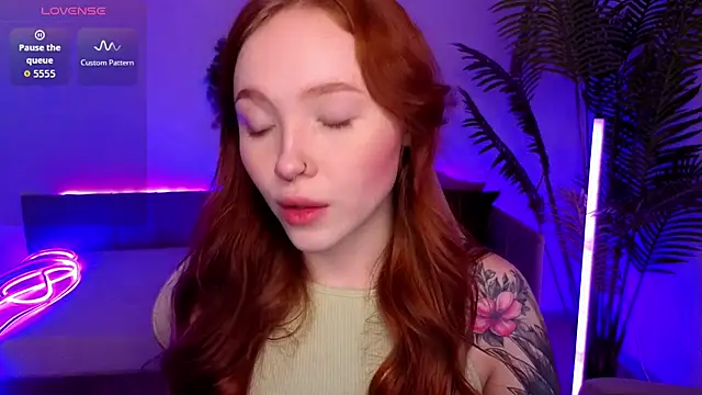 Maya Light online show from January 6, 1:42 am