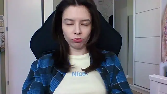 LariceSexy online show from December 15, 1:04 pm