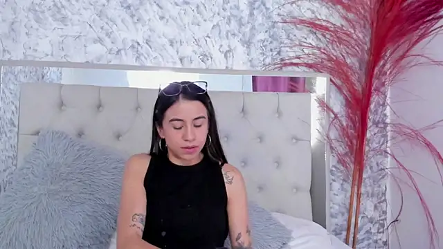 Ariana greenblat online show from November 17, 3:18 pm