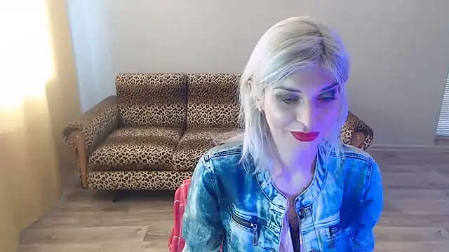 SexyBeatriice online show from February 13, 7:03 am