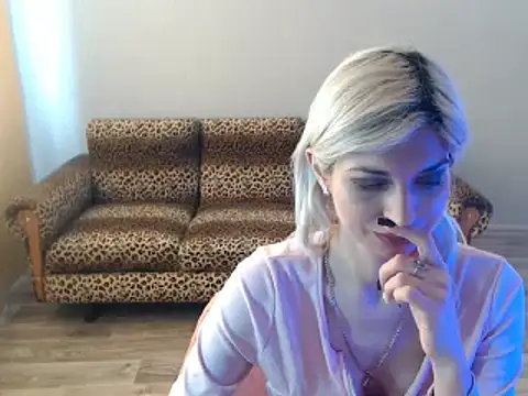 SexyBeatriice online show from March 21, 10:17 am