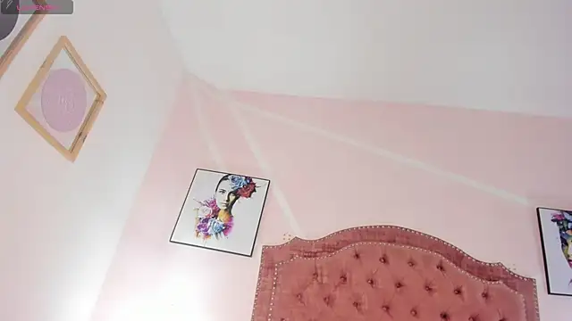 Snapshot of Mia_greco_ chatting on March 17, 10:17 pm Mia greco online show from March 17, 10:17 pm