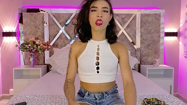 AliDiaz  online show from November 23, 7:13 pm