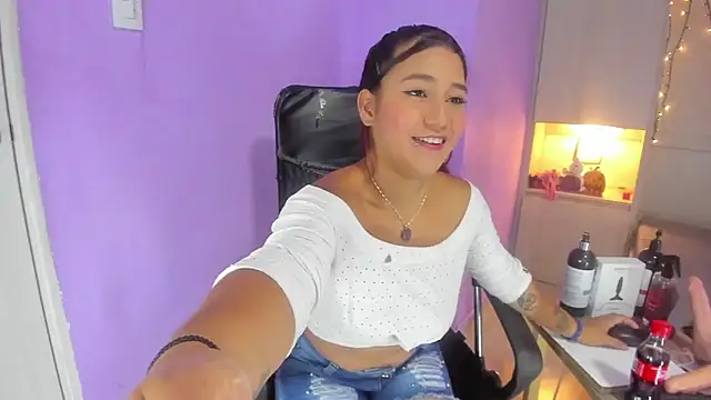 CandyyMaria online show from October 2, 8:05 pm