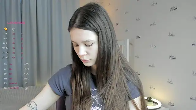 OdetteAven online show from February 18, 6:26 am