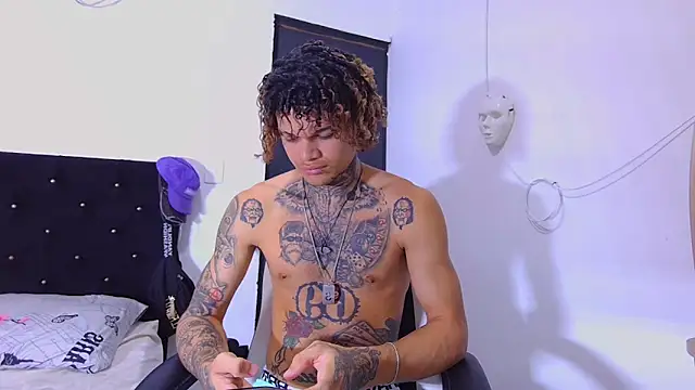 hot man05 online show from November 12, 8:30 pm