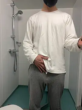 Snapshot of redslave chatting on February 9, 12:53 pm redslave online show from February 9, 12:53 pm