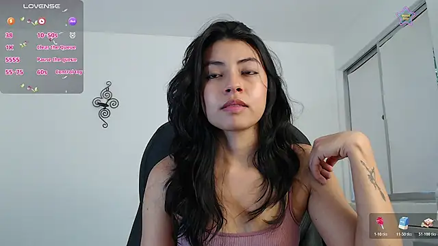 Snapshot of ellajonz chatting on July 8, 10:47 pm ellajonz online show from July 8, 10:47 pm