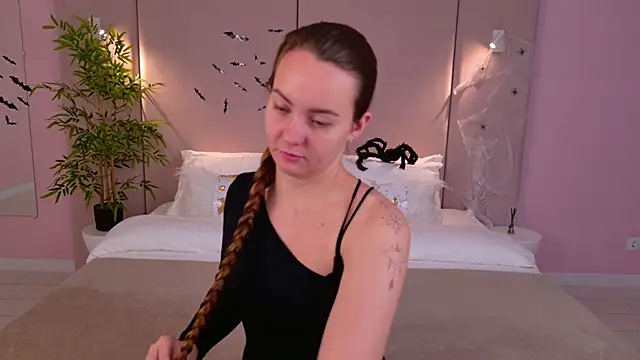 JaniceCollins online show from November 4, 2:43 am