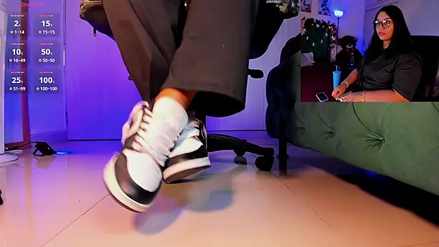 aleya bliss online show from December 4, 3:05 am