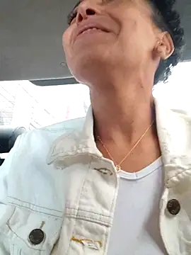 Lunasquirt1985 online show from February 19, 7:48 pm