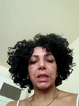 Snapshot of Lunasquirt1985 chatting on February 16, 11:39 am Lunasquirt1985 online show from February 16, 11:39 am