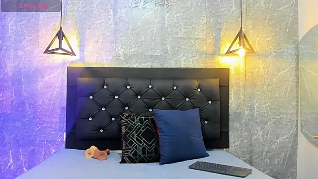 emberhodson online show from January 11, 12:54 pm