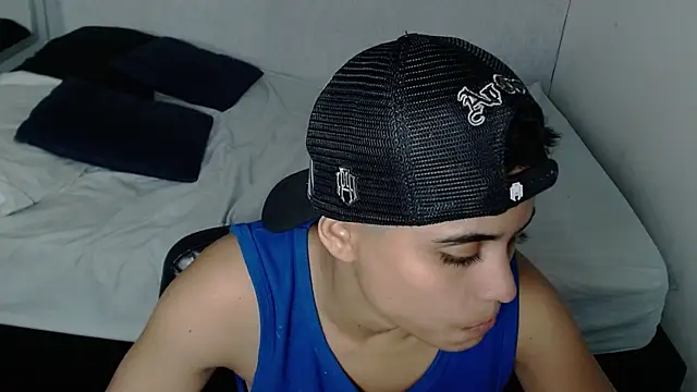 Snapshot of Liiamthompson chatting on March 9, 11:36 am Liiamthompson online show from March 9, 11:36 am