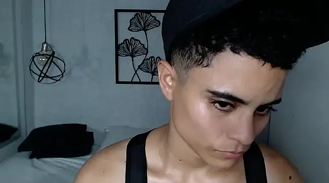 Snapshot of Liiamthompson chatting on March 10, 11:16 pm Liiamthompson online show from March 10, 11:16 pm