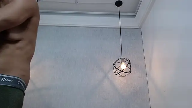 Snapshot of Liiamthompson chatting on March 17, 8:30 pm Liiamthompson online show from March 17, 8:30 pm