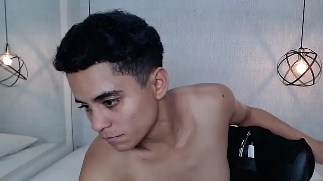 Snapshot of Liiamthompson chatting on March 18, 9:32 pm Liiamthompson online show from March 18, 9:32 pm