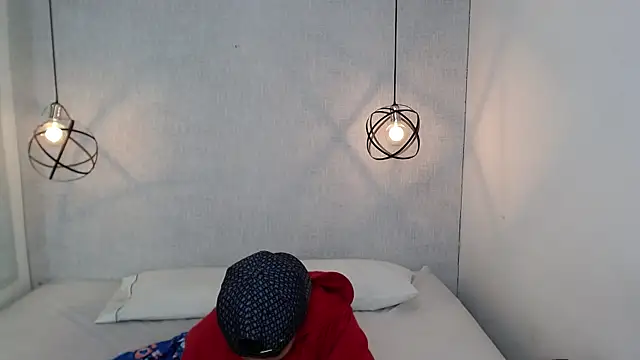 Snapshot of Liiamthompson chatting on March 19, 8:43 pm Liiamthompson online show from March 19, 8:43 pm