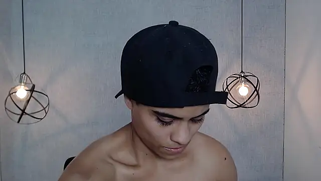 Snapshot of Liiamthompson chatting on March 20, 5:58 pm Liiamthompson online show from March 20, 5:58 pm