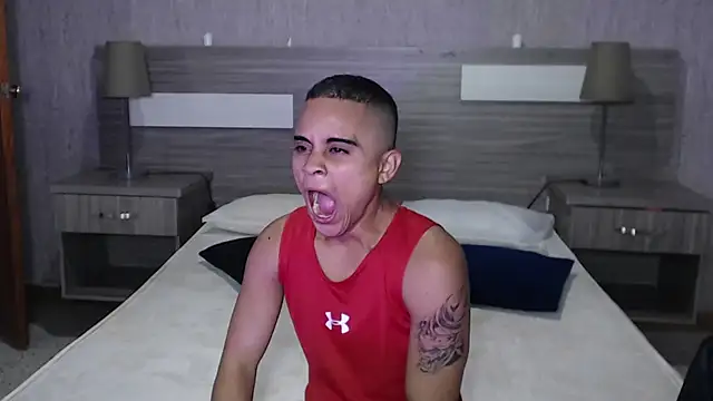 Snapshot of Liiamthompson chatting on September 11, 10:04 am Liiamthompson online show from September 11, 10:04 am