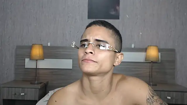 Snapshot of Liiamthompson chatting on September 22, 9:22 am Liiamthompson online show from September 22, 9:22 am