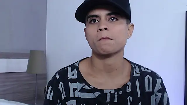 Snapshot of Liiamthompson chatting on September 25, 9:51 pm Liiamthompson online show from September 25, 9:51 pm