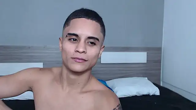 Snapshot of Liiamthompson chatting on October 8, 10:29 pm Liiamthompson online show from October 8, 10:29 pm