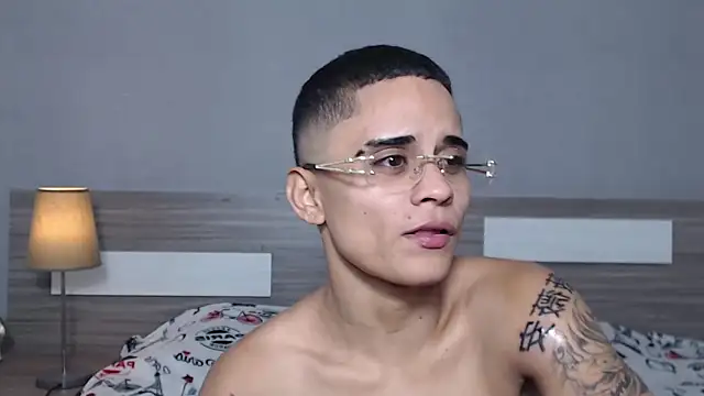 Snapshot of Liiamthompson chatting on October 9, 10:35 am Liiamthompson online show from October 9, 10:35 am