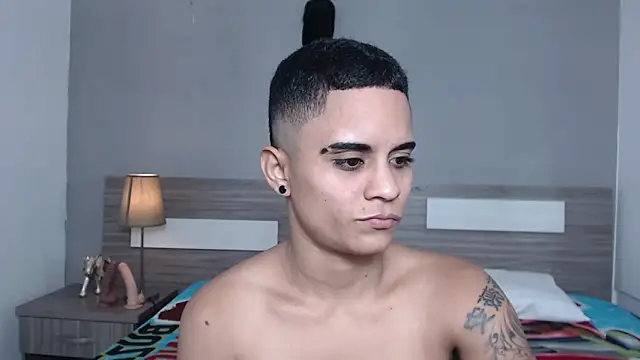 Snapshot of Liiamthompson chatting on October 17, 10:18 am Liiamthompson online show from October 17, 10:18 am