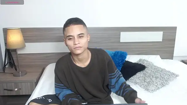 Snapshot of Liiamthompson chatting on November 8, 10:48 am Liiamthompson online show from November 8, 10:48 am