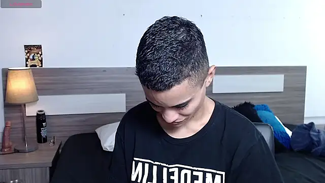 Snapshot of Liiamthompson chatting on November 16, 6:13 pm Liiamthompson online show from November 16, 6:13 pm